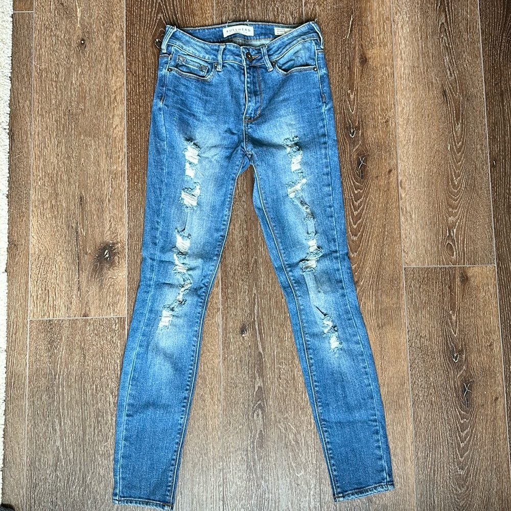 Bullhead distressed skinny jeans